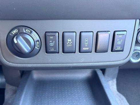 Used 2017 Nissan Frontier SV w/ SV Value Truck Package AWD/4WD image 32