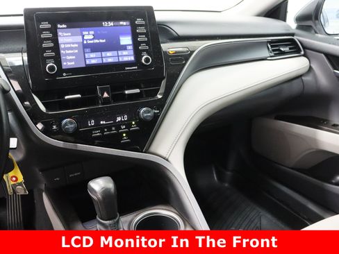 Used 2023 Toyota Camry SE image 16