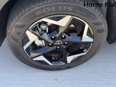 New 2026 Kia Seltos S FWD image 8