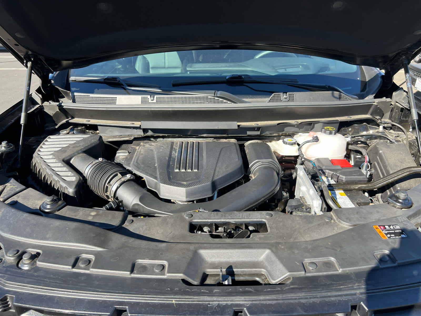 Used 2026 GMC Acadia Elevation w/ Elevation Premium Package FWD image 3