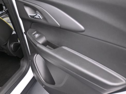 Used 2024 Chevrolet TrailBlazer ACTIV image 21