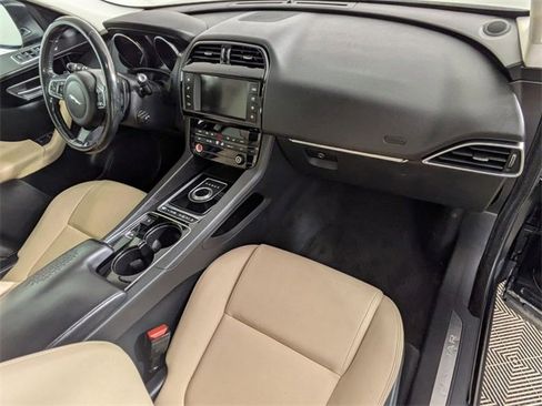 Used 2017 Jaguar F-PACE Premium image 34