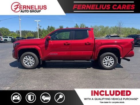 Used 2025 Toyota Tacoma SR5 AWD/4WD image 2
