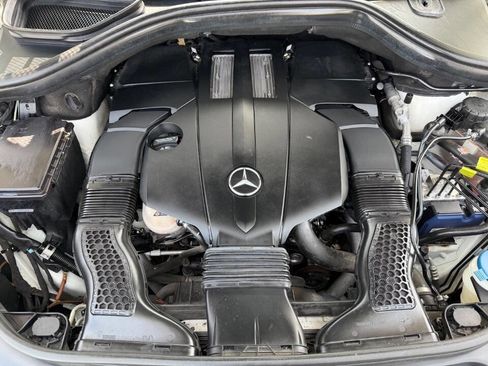 Used 2016 Mercedes-Benz GL 450 4MATIC w/ Premium I Package image 18