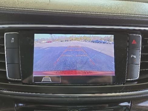 Used 2020 Buick Enclave Essence FWD image 13