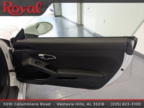 Used 2018 Porsche 718 Cayman RWD image 7