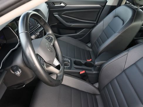 Used 2024 Volkswagen Jetta SE FWD image 14