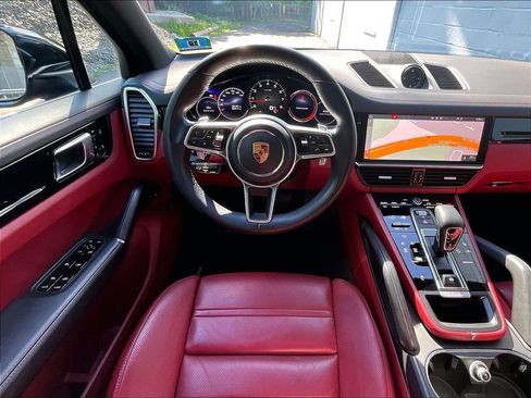 Certified 2021 Porsche Cayenne AWD/4WD image 11