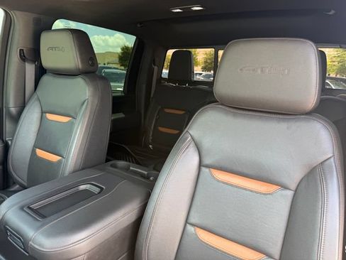 Used 2022 GMC Sierra 2500 AT4 w/ AT4 Preferred Package AWD/4WD image 12