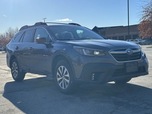 Used 2021 Subaru Outback Premium image 12