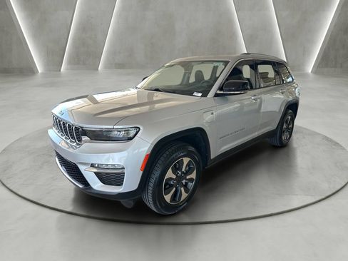 Used 2022 Jeep Grand Cherokee Limited 4xe AWD/4WD image 3
