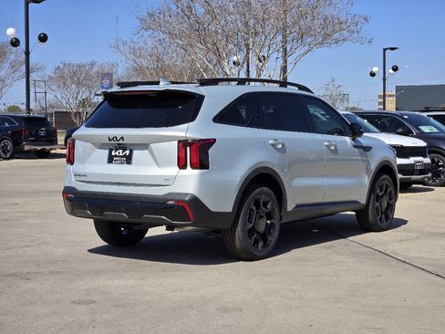 New 2026 Kia Sorento SX image 4