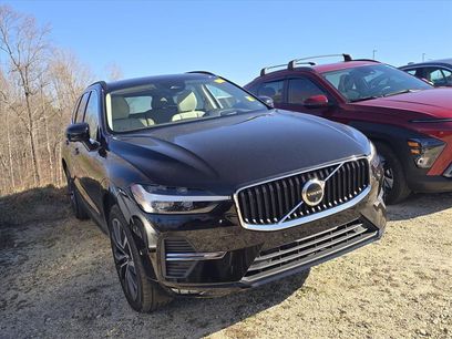 Used 2022 Volvo XC60 B5 Momentum w/ Advanced Package
