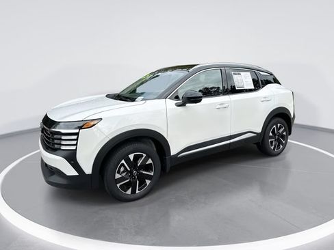 Used 2025 Nissan Kicks SR FWD image 1