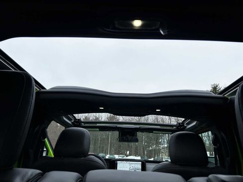 Used 2025 Jeep Wrangler Sport S image 31