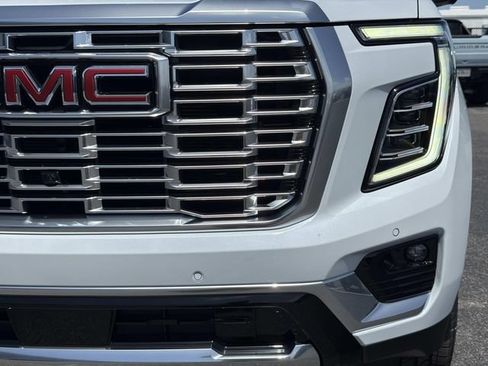 New 2026 GMC Yukon XL Denali w/ Denali Reserve Package AWD/4WD image 9