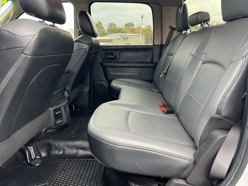 Used 2019 RAM 5500 Tradesman w/ Chrome Appearance Group image 17