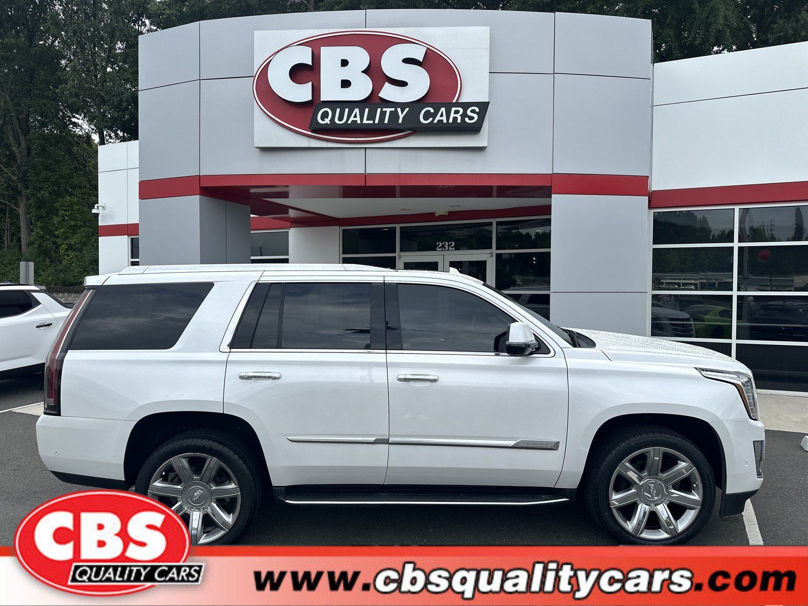 Used 2020 Cadillac Escalade Luxury AWD/4WD image 1
