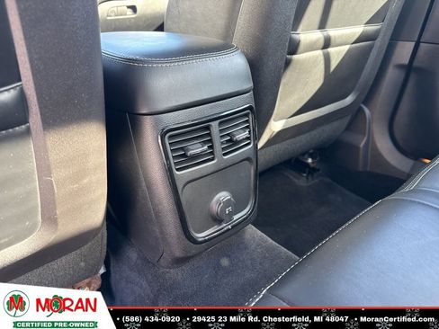 Used 2014 Chrysler 300 S image 28