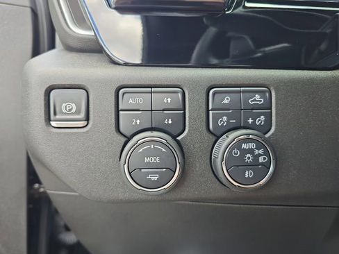 Certified 2025 Chevrolet Silverado 1500 High Country w/ Midnight Edition AWD/4WD image 24
