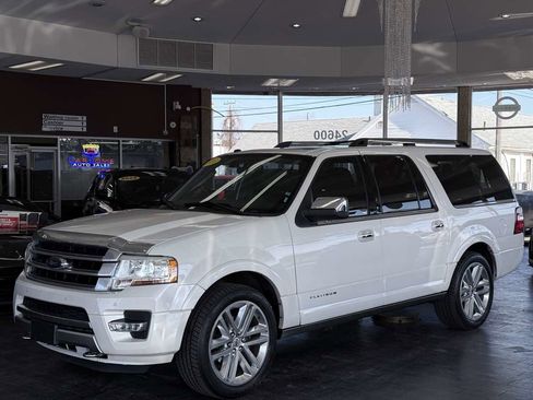 Used 2016 Ford Expedition EL Platinum image 2