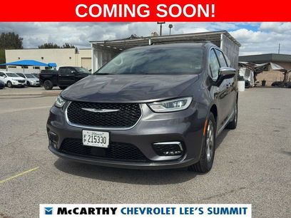 Used 2023 Chrysler Pacifica Limited