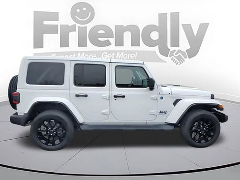 Used 2025 Jeep Wrangler Unlimited Sahara AWD/4WD image 6