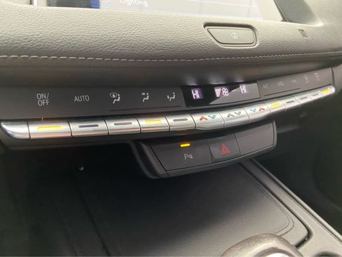 Used 2019 Cadillac XT4 Premium Luxury image 34