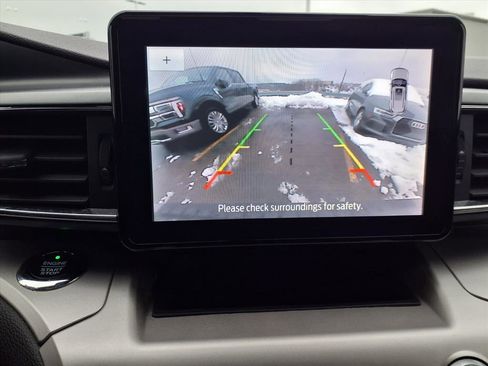 Used 2021 Ford Explorer XLT w/ Equipment Group 202A image 17