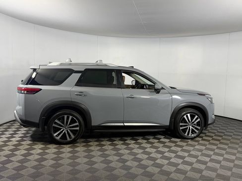 Used 2025 Nissan Pathfinder Platinum w/ Cargo Package FWD image 5
