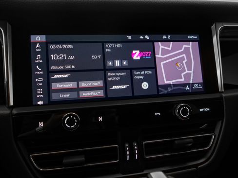 Used 2025 Porsche Macan image 32