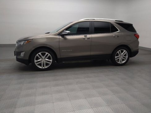 Used 2018 Chevrolet Equinox Premier FWD image 2