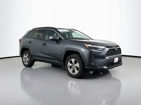 Used 2025 Toyota RAV4 XLE AWD/4WD image 1