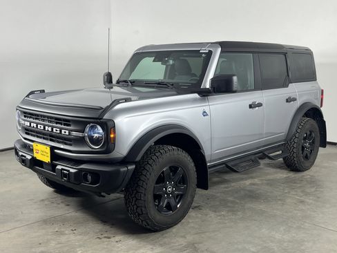 Used 2024 Ford Bronco Black Diamond image 3