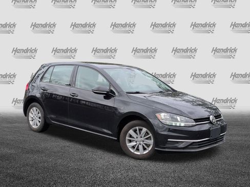 Used 2019 Volkswagen Golf S image 2