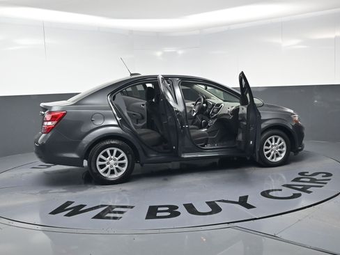 Used 2020 Chevrolet Sonic LT image 23