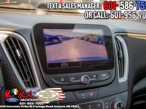 Used 2025 Chevrolet Malibu LT FWD image 13
