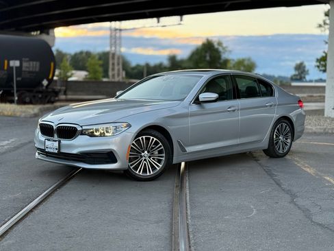 Used 2019 BMW 530i w/ Convenience Package RWD image 7
