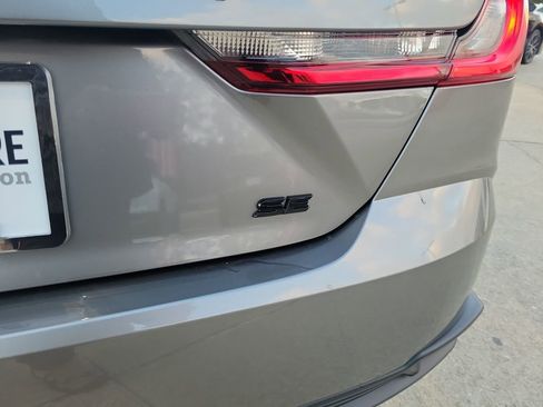 Used 2025 Toyota Camry SE image 5