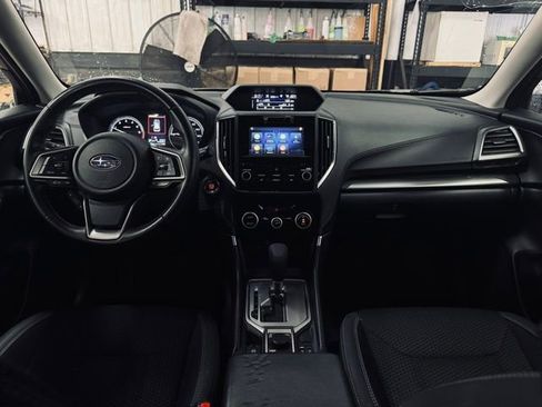 Used 2023 Subaru Forester Premium image 18