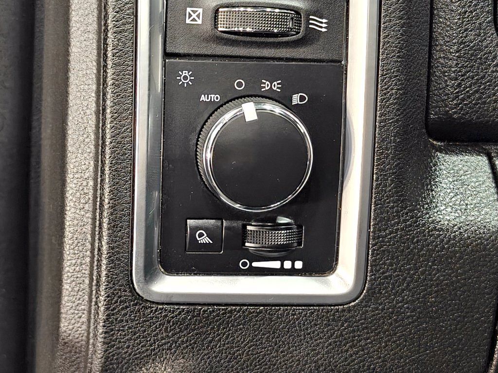 Used 2024 RAM 1500 Warlock AWD/4WD image 38