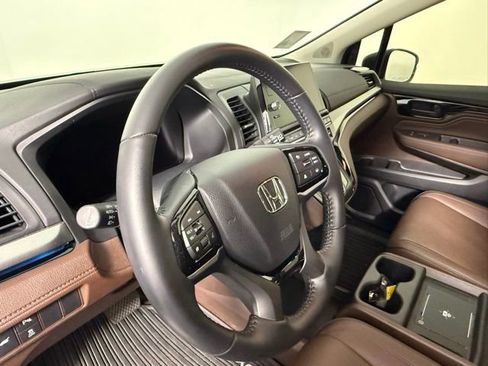 Used 2025 Honda Odyssey Touring image 14