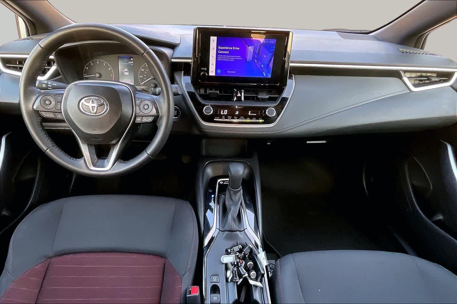 Used 2025 Toyota Corolla SE FWD image 15