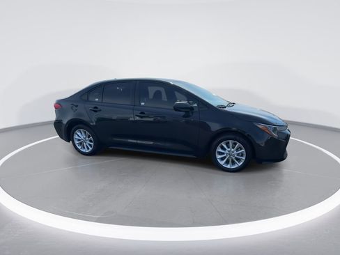 Used 2020 Toyota Corolla LE w/ LE Premium Package image 9