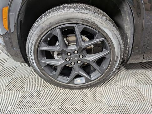 Used 2024 Chevrolet Traverse RS image 38