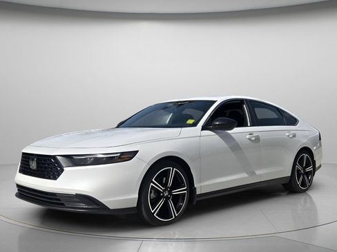 Used 2024 Honda Accord Sport image 9