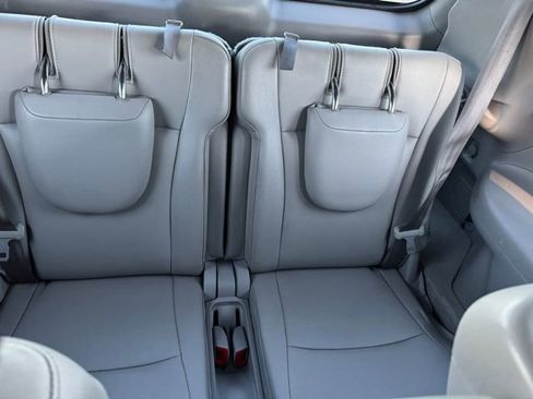 Used 2013 Toyota Highlander SE image 8