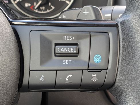 Used 2023 Nissan Rogue SV FWD image 25