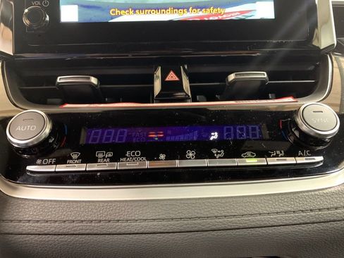 Used 2025 Toyota Corolla Cross AWD Hybrid w/ Convenience Package image 38