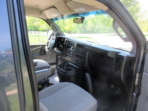 Used 2020 Chevrolet Express 2500 w/ Driver Convenience Package RWD image 39